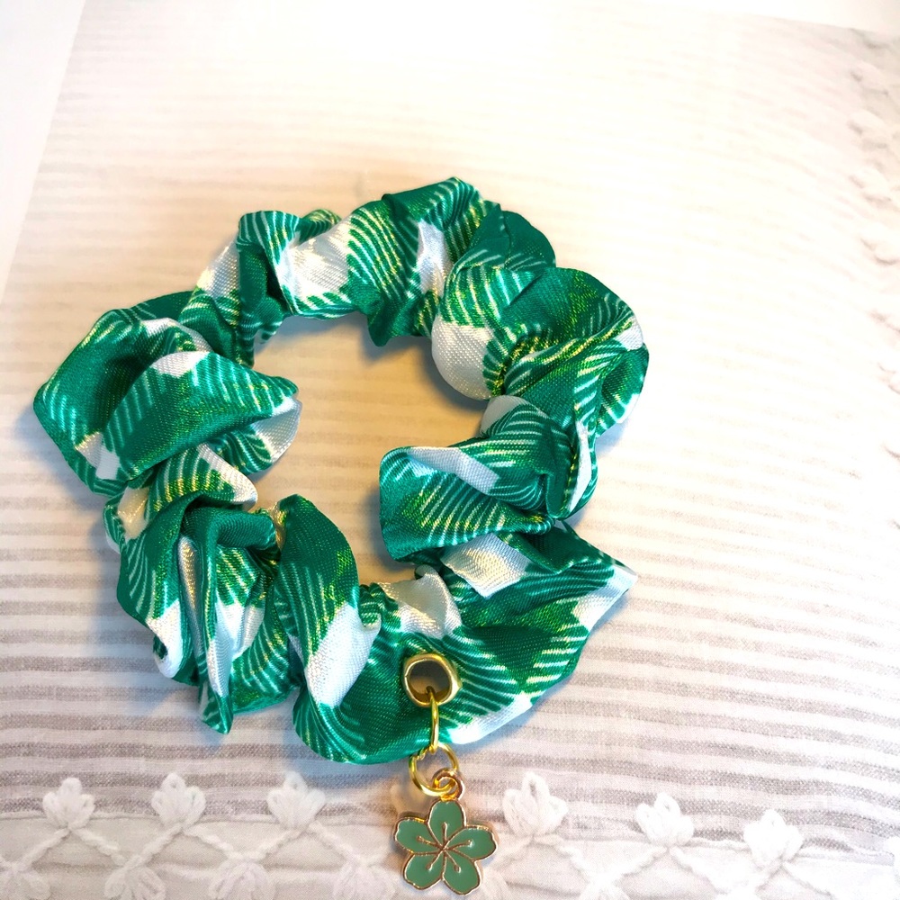 St. Patrick’s Scrunchie - Picture 3 of 7